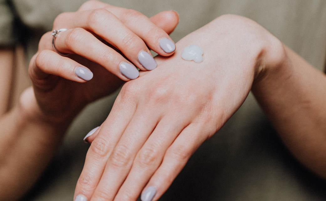 Cura delle mani: perché sono le prime a mostrare i segni del tempo