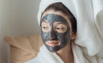 Maschera viso d'estate: sì o no?