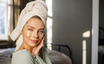 Occhiaie e borse: cause comuni e come attenuarle nella routine quotidiana  