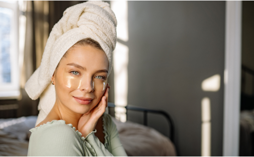 Occhiaie e borse: cause comuni e come attenuarle nella routine quotidiana Occhiaie e borse: cause comuni e come attenuarle nella routine quotidiana