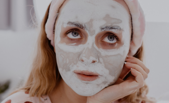 Pelle stressata dal freddo? 3 gesti quotidiani che fanno la differenza