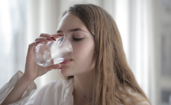Reintegrare i sali minerali: acqua basta o serve un integratore?